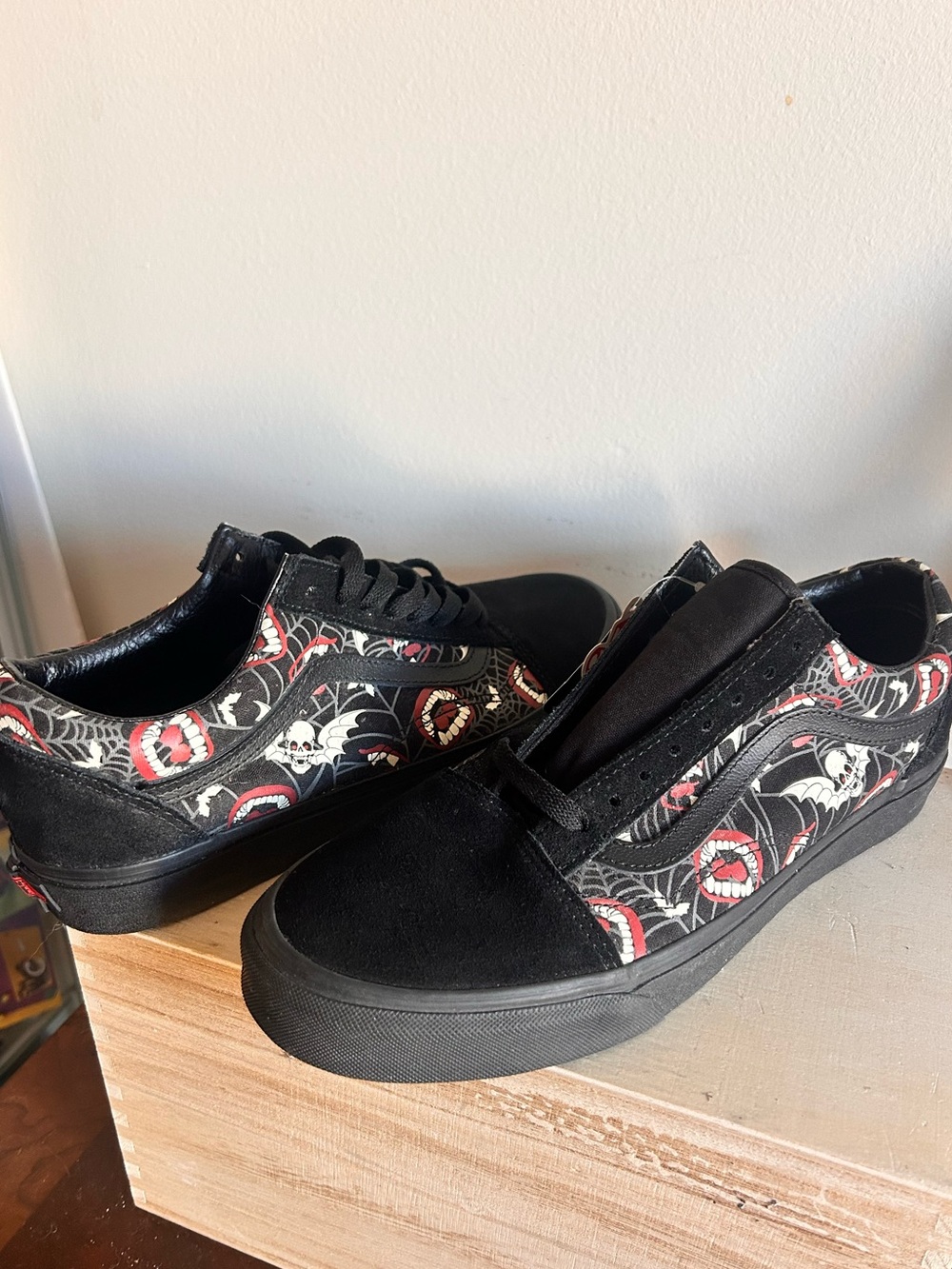 Old Skool “Glow Frights” Vans Size 9.5